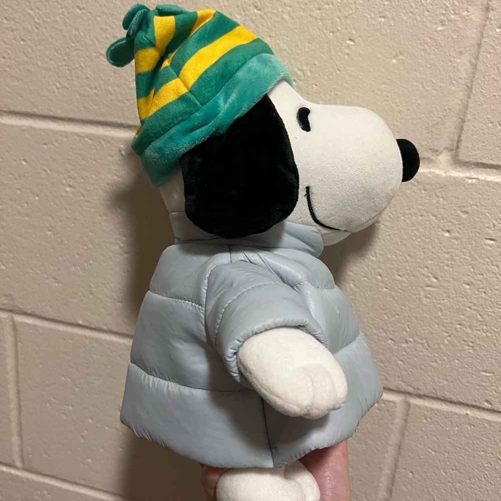 PUFFER JACKET SNOOPY 2023 Peanuts CVS Christmas Holiday Plush As Seen On TikTok - Picture 4 of 7